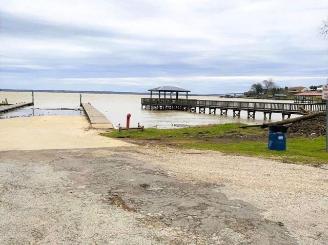 230 E Woodland Shores Drive, Point Blank, TX 77364