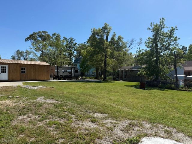 230 E Woodland Shores Drive, Point Blank, TX 77364