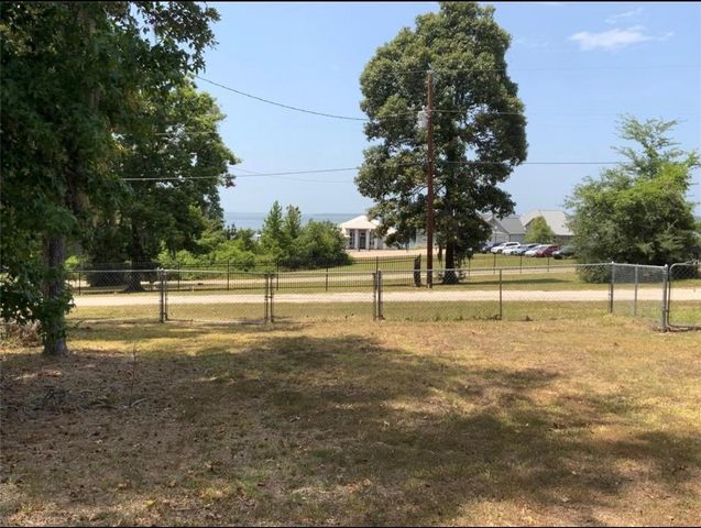 230 E Woodland Shores Drive, Point Blank, TX 77364