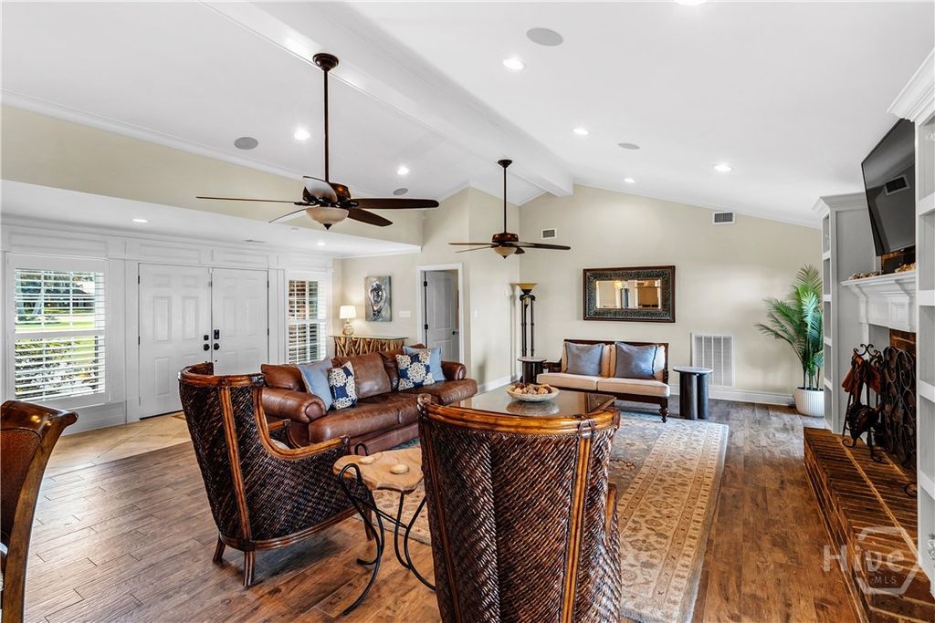 Image 10 of property listing at 30 Williamson Drive, Richmond Hill, GA 31324