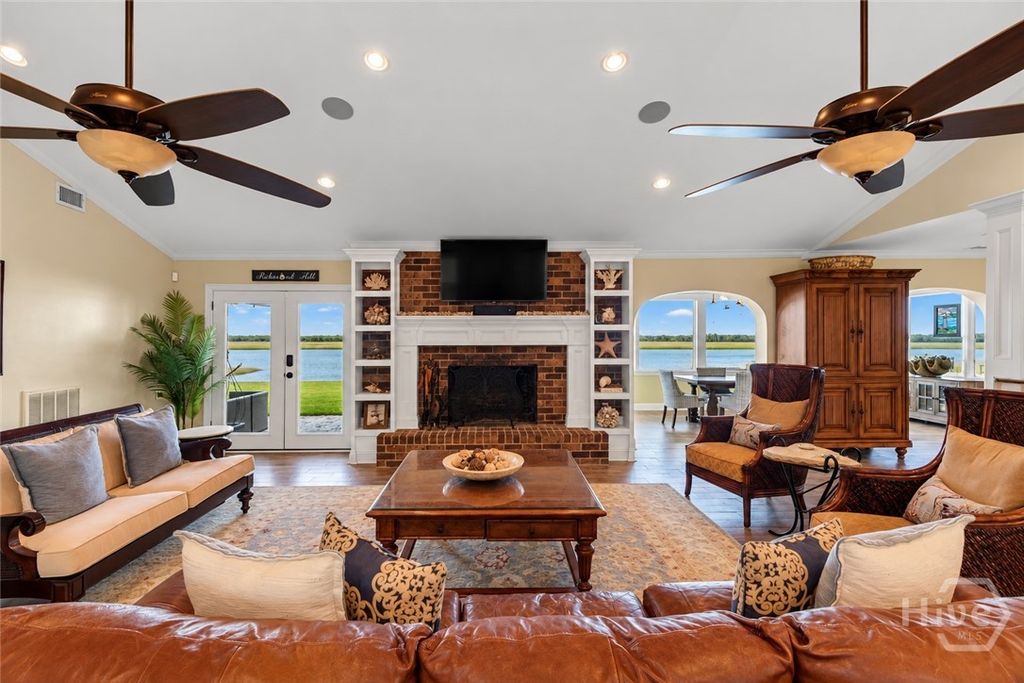 Image 11 of property listing at 30 Williamson Drive, Richmond Hill, GA 31324