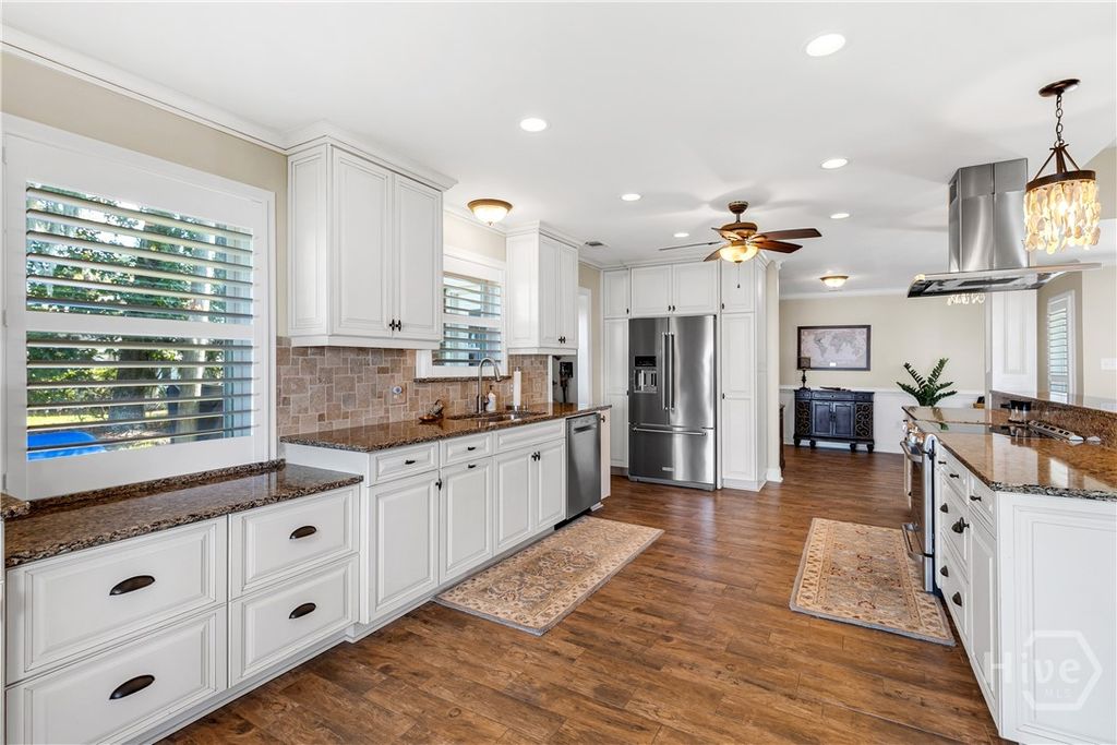 Image 17 of property listing at 30 Williamson Drive, Richmond Hill, GA 31324