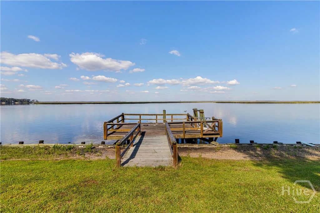 Image 38 of property listing at 30 Williamson Drive, Richmond Hill, GA 31324