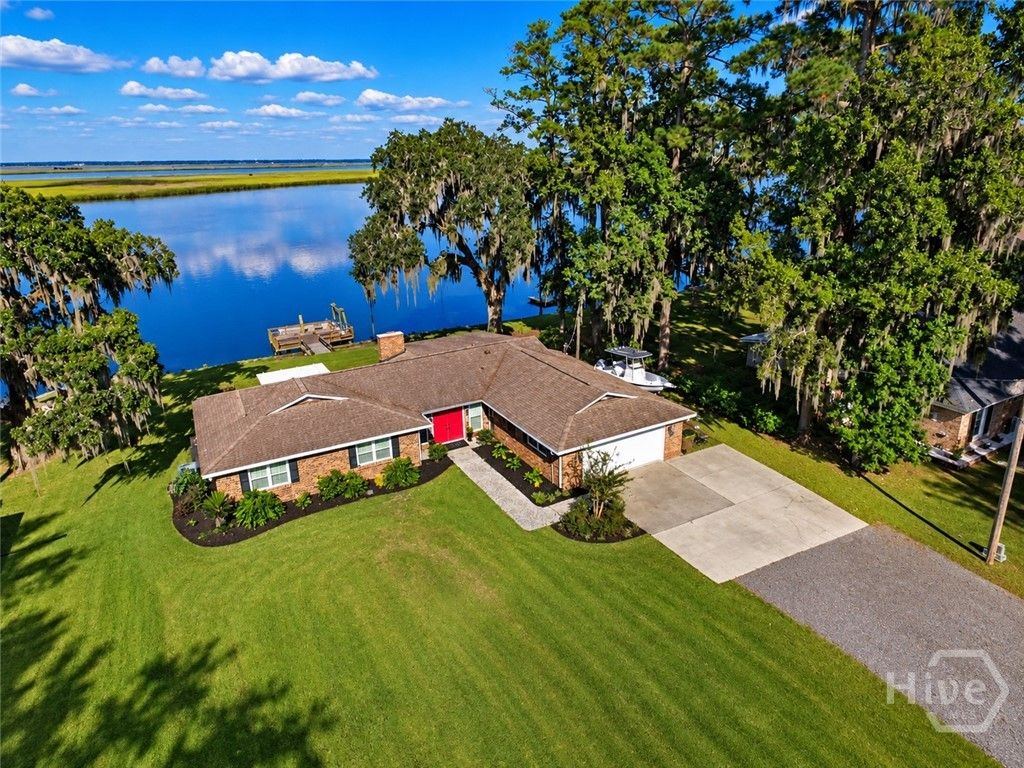 Image 42 of property listing at 30 Williamson Drive, Richmond Hill, GA 31324
