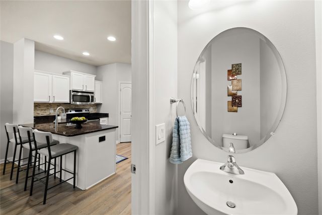 9165 Greenspire Drive 104, West Des Moines, IA 50266