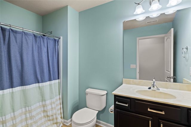 9165 Greenspire Drive 104, West Des Moines, IA 50266