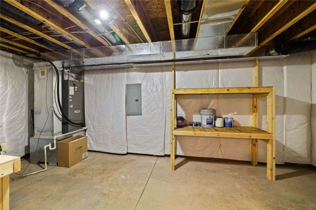 9165 Greenspire Drive 104, West Des Moines, IA 50266