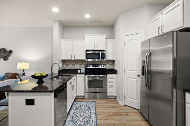 9165 Greenspire Drive 104, West Des Moines, IA 50266