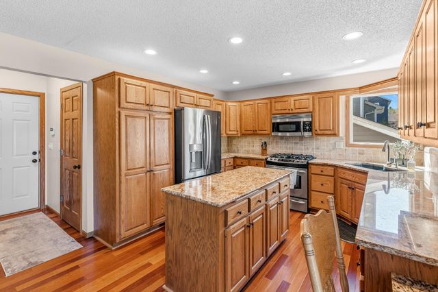 3406 Hartford Road, Woodbury, MN 55125