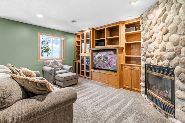 3406 Hartford Road, Woodbury, MN 55125