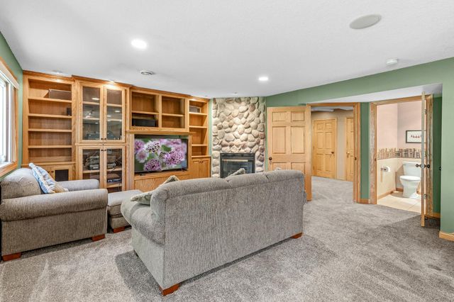 3406 Hartford Road, Woodbury, MN 55125