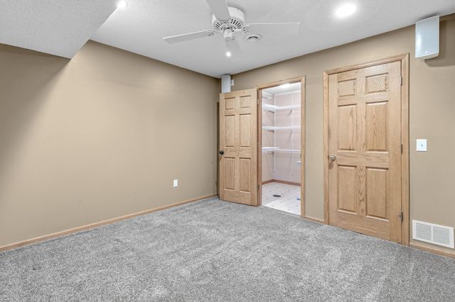 3406 Hartford Road, Woodbury, MN 55125