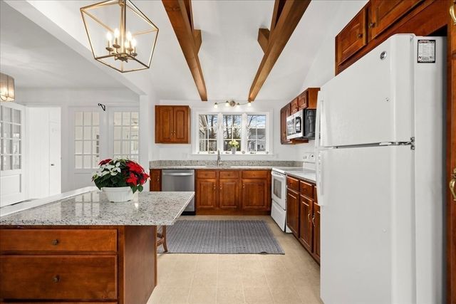 13 Kenilworth Road, Shrewsbury, MA 01545