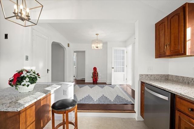 13 Kenilworth Road, Shrewsbury, MA 01545