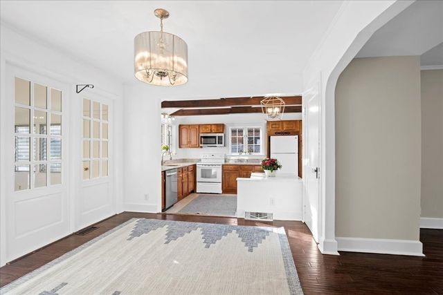 13 Kenilworth Road, Shrewsbury, MA 01545