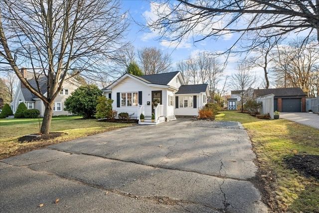 13 Kenilworth Road, Shrewsbury, MA 01545