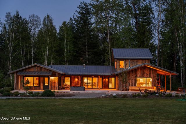 202 Siskin Ln, Sandpoint, ID 83864