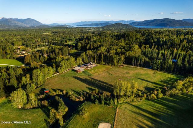 202 Siskin Ln, Sandpoint, ID 83864