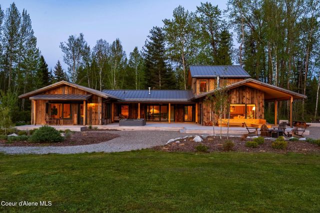 202 Siskin Ln, Sandpoint, ID 83864