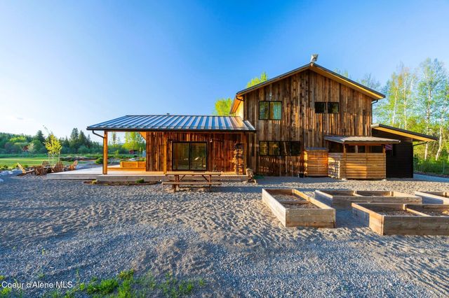 202 Siskin Ln, Sandpoint, ID 83864