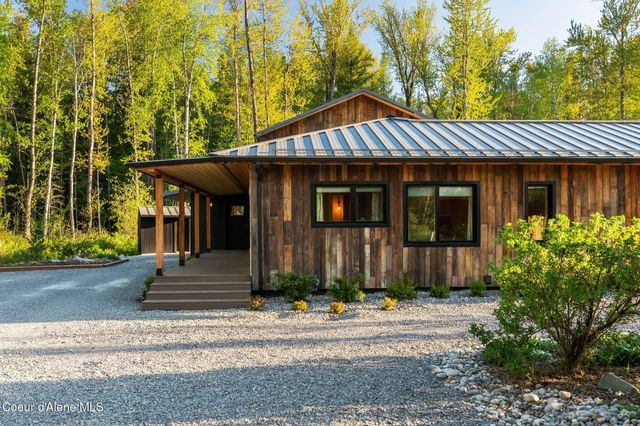 202 Siskin Ln, Sandpoint, ID 83864