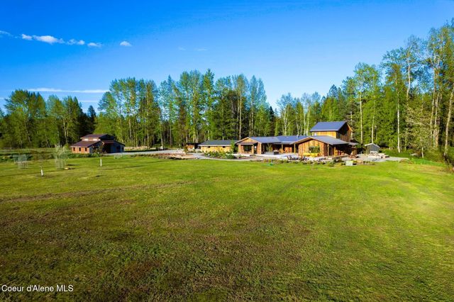202 Siskin Ln, Sandpoint, ID 83864