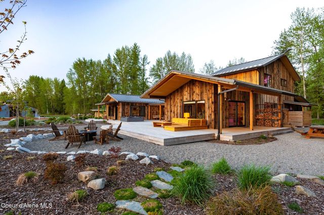 202 Siskin Ln, Sandpoint, ID 83864