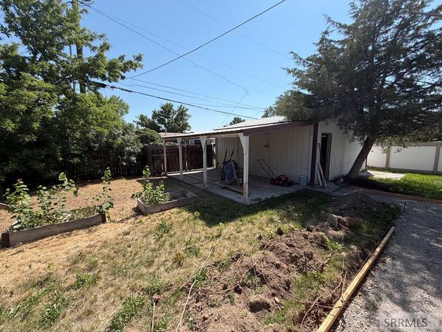 1530 June Avenue, Idaho Falls, ID 83404