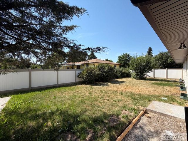 1530 June Avenue, Idaho Falls, ID 83404