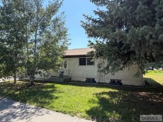 1530 June Avenue, Idaho Falls, ID 83404