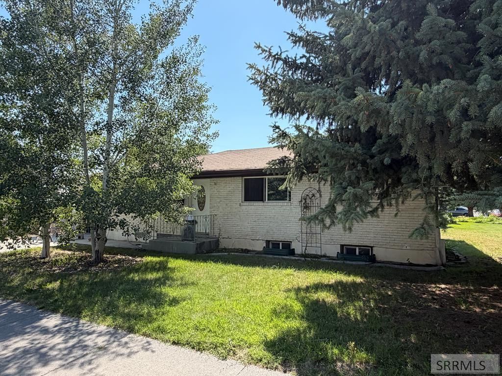 1530 June Avenue, Idaho Falls, ID 83404