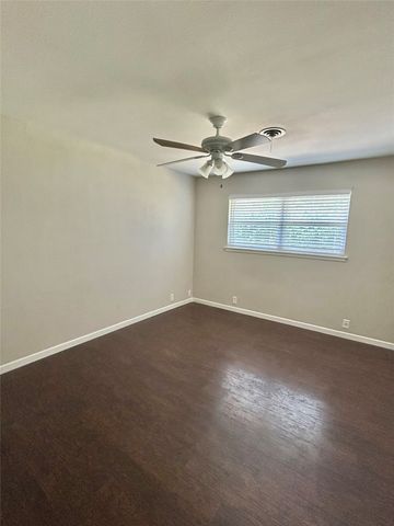 306 Line Drive, Gainesville, TX 76240