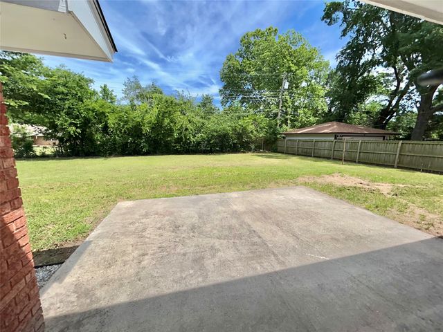 306 Line Drive, Gainesville, TX 76240