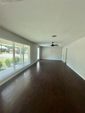 306 Line Drive, Gainesville, TX 76240