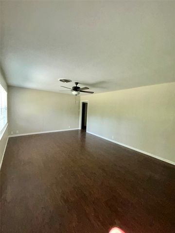 306 Line Drive, Gainesville, TX 76240
