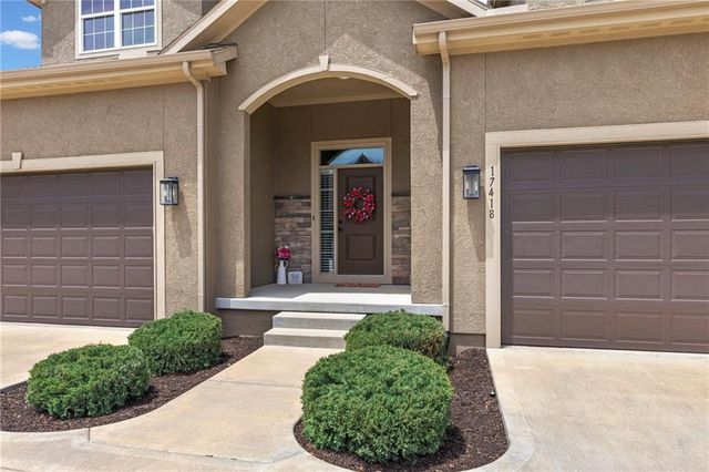 17418 S Raintree Drive, Olathe, KS 66062