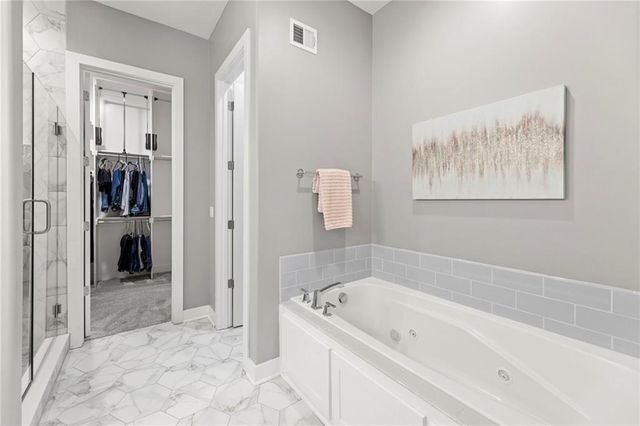 17418 S Raintree Drive, Olathe, KS 66062
