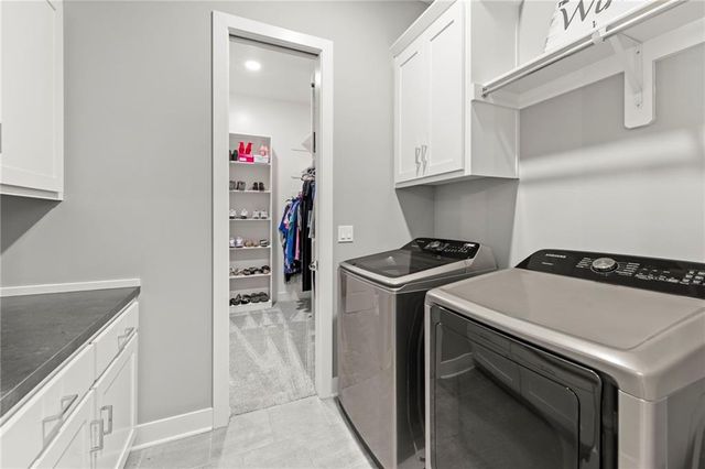 17418 S Raintree Drive, Olathe, KS 66062