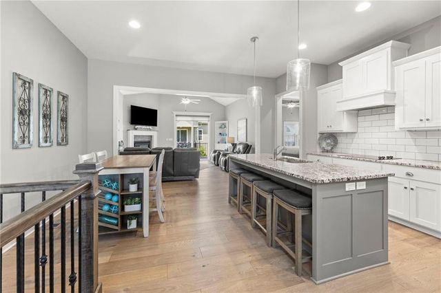 17418 S Raintree Drive, Olathe, KS 66062