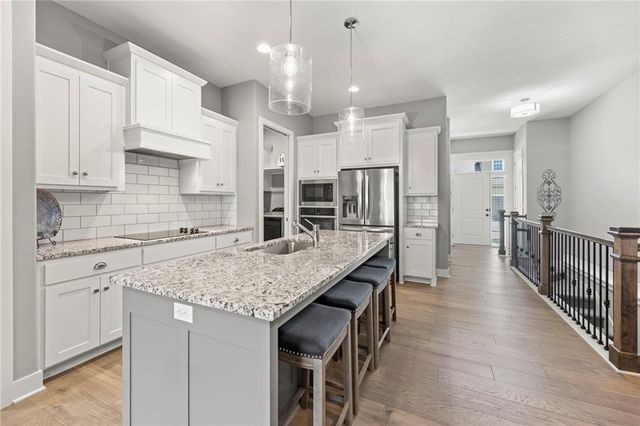 17418 S Raintree Drive, Olathe, KS 66062