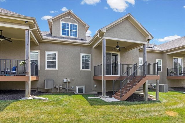 17418 S Raintree Drive, Olathe, KS 66062