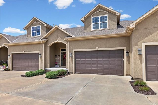 17418 S Raintree Drive, Olathe, KS 66062