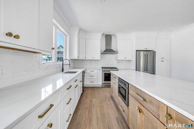 27 Suzanne Circle, Fairfield, CT 06825