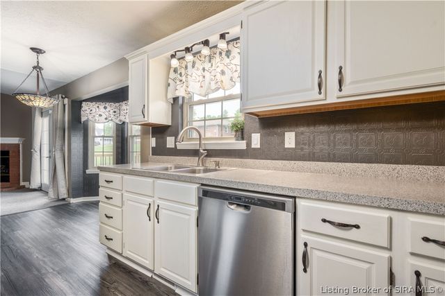 6103 Kaskaskia Drive, Greenville, IN 47124
