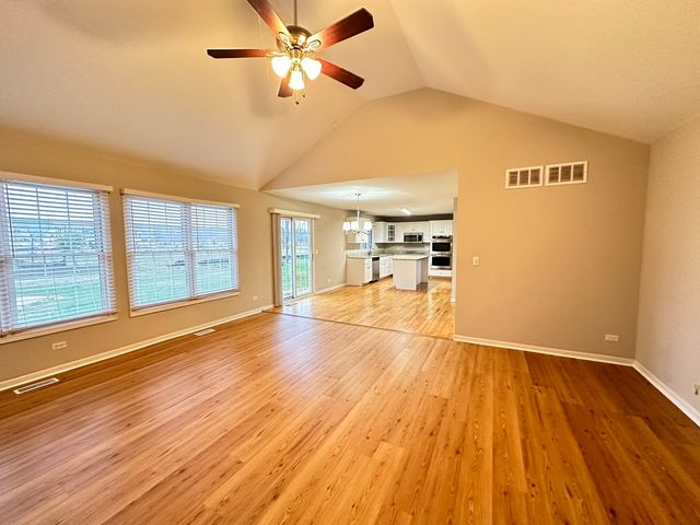 2207 Haider Avenue, Naperville, IL 60564