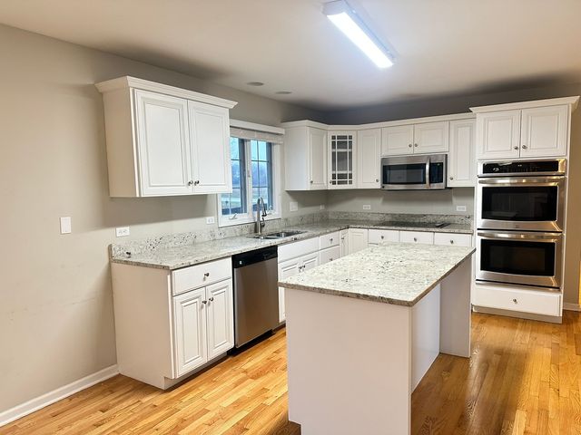 2207 Haider Avenue, Naperville, IL 60564