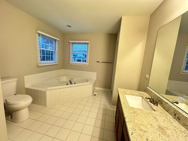 2207 Haider Avenue, Naperville, IL 60564