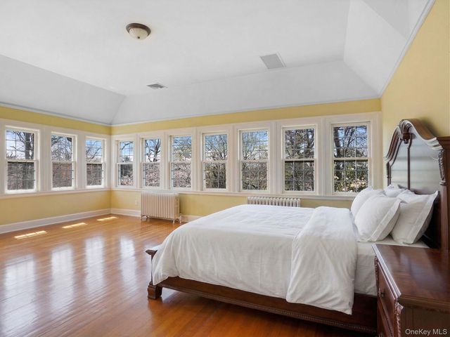 15 Hemlock Road, Bronxville, NY 10708