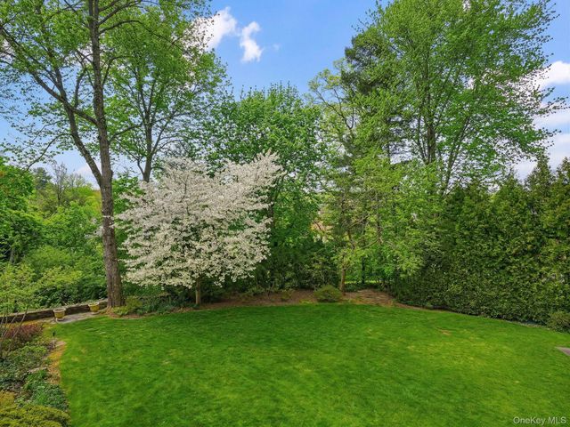 15 Hemlock Road, Bronxville, NY 10708