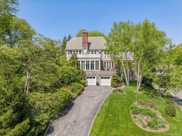15 Hemlock Road, Bronxville, NY 10708